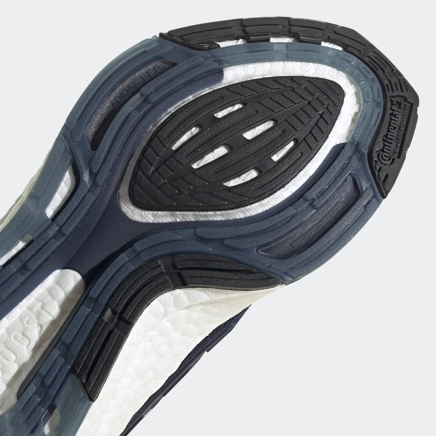 נעלי ריצה ULTRABOOST 22 - נשים