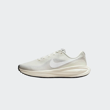 נעלי ספורט REVOLUTION 8 - נשים