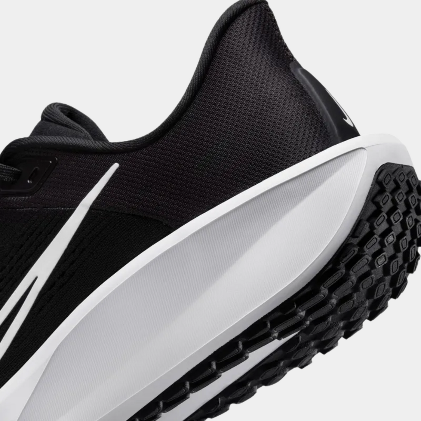 נעל ספורט לגברים – NIKE QUEST 6