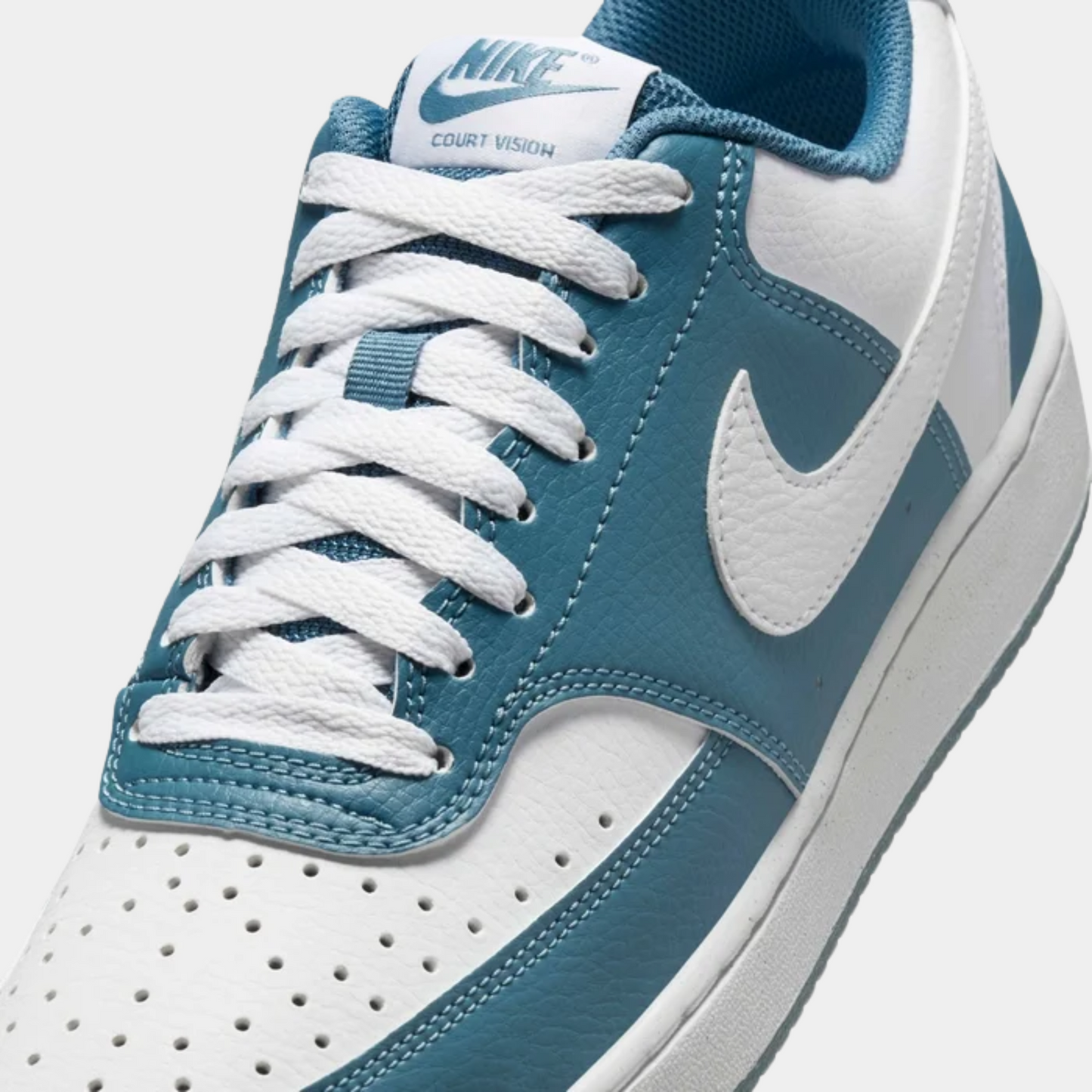 נעלי סניקרס Court Vision Low Next Nature - נשים