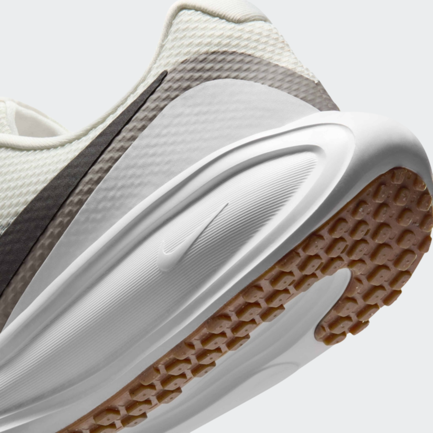 נעלי ספורט REVOLUTION 8 - גברים