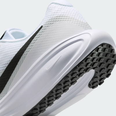 נעלי ריצה לגברים Nike Revolution 8