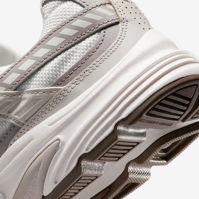 Nike Initiator נעלי ריצה לנשים