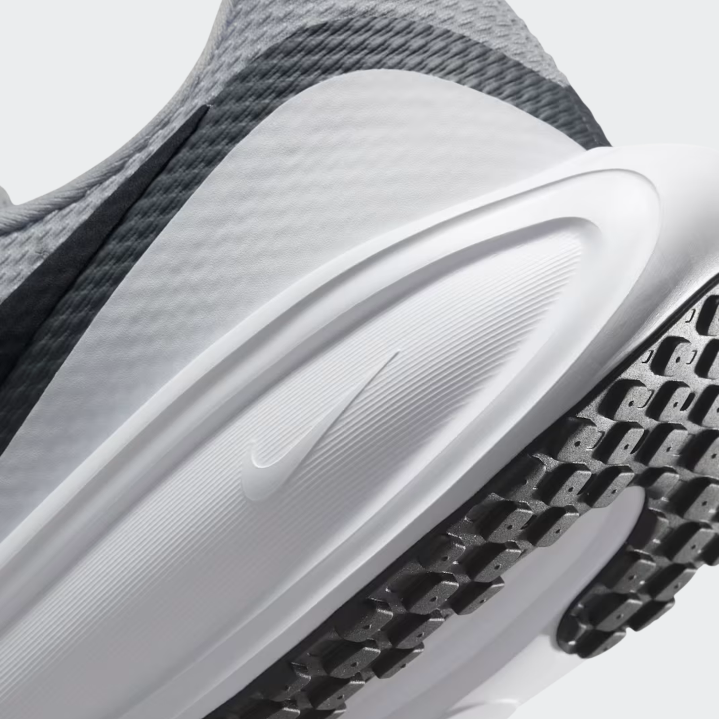 נעלי ריצה Revolution 8 - גברים