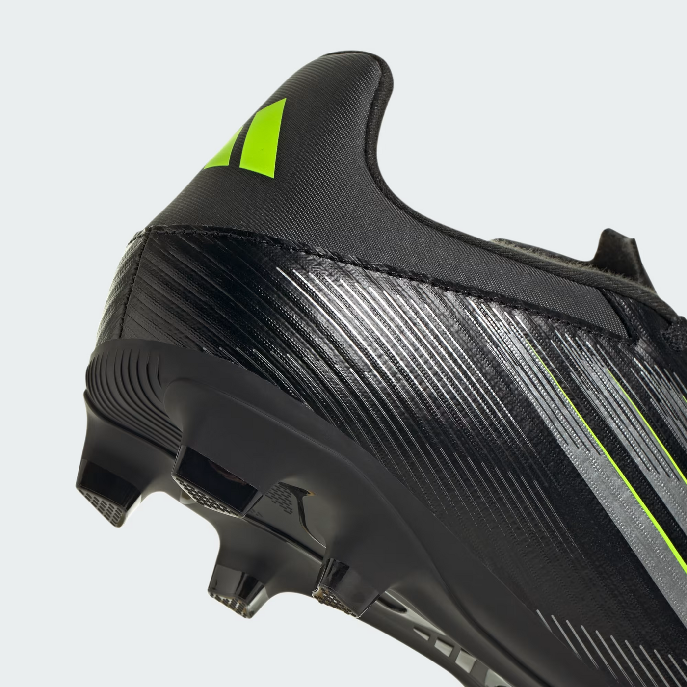 Adidas F50 Club  נעלי כדורגל גברים