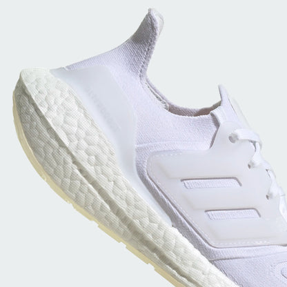 נעלי ריצה מקצועיות ULTRABOOST 22 - נשים