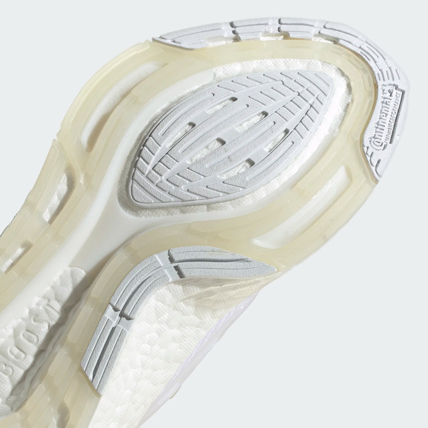 נעלי ריצה מקצועיות ULTRABOOST 22 - נשים