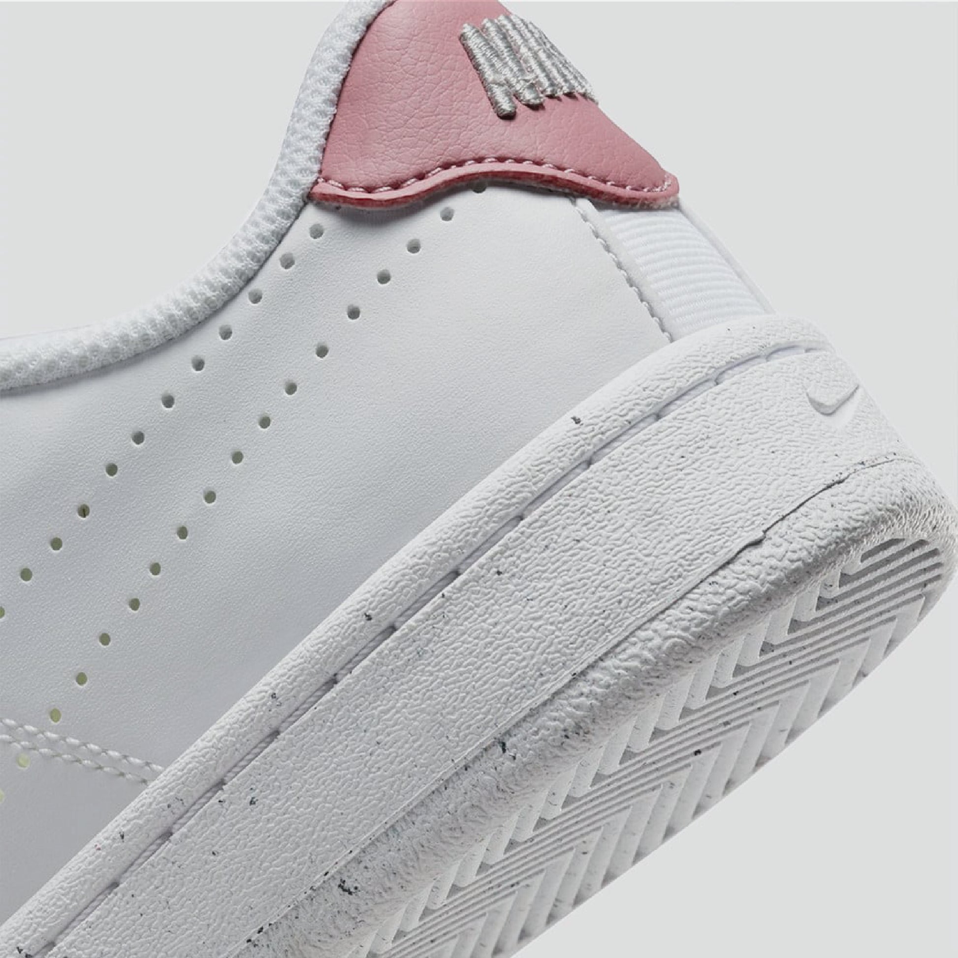 נעלי סניקרס COURT ROYAL 2 - נשים